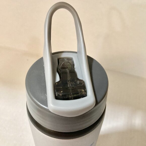 Vintage Disney Magic Kingdom Metal Water Bottle Cinderella Castle Gray Blue 25oz - Picture 8 of 14